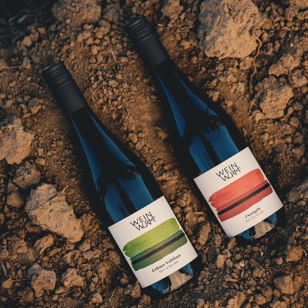 Gruner Veltiner and Zweigelt on pure soil